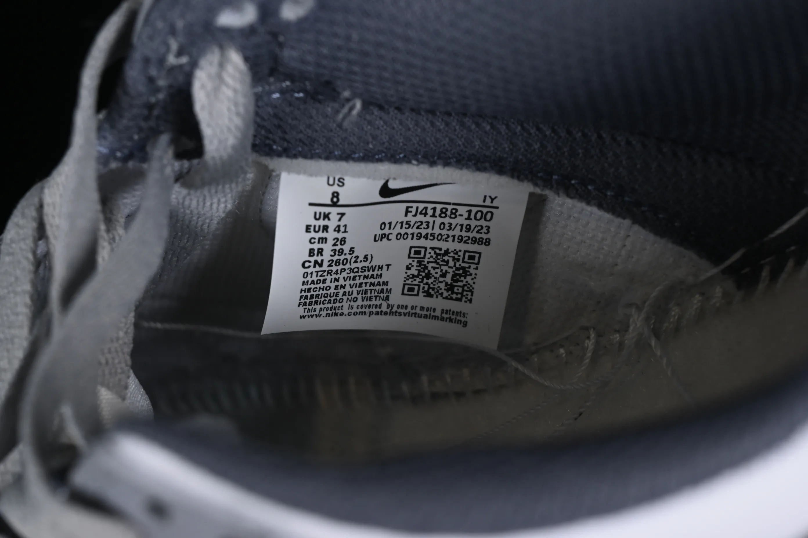 All Categories Nk SB Dunk Series Nk SB Dunk Low Low-top sneakers Nk Dunk Low "Light Carbon"​ Simple gray and white SB low-top casual sneakers FJ4188-100